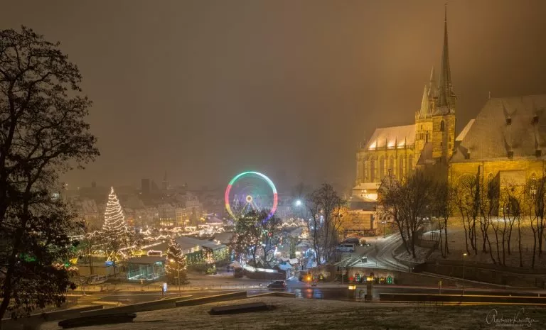 Blick auf den Erfurter Weihnachtsmarkt