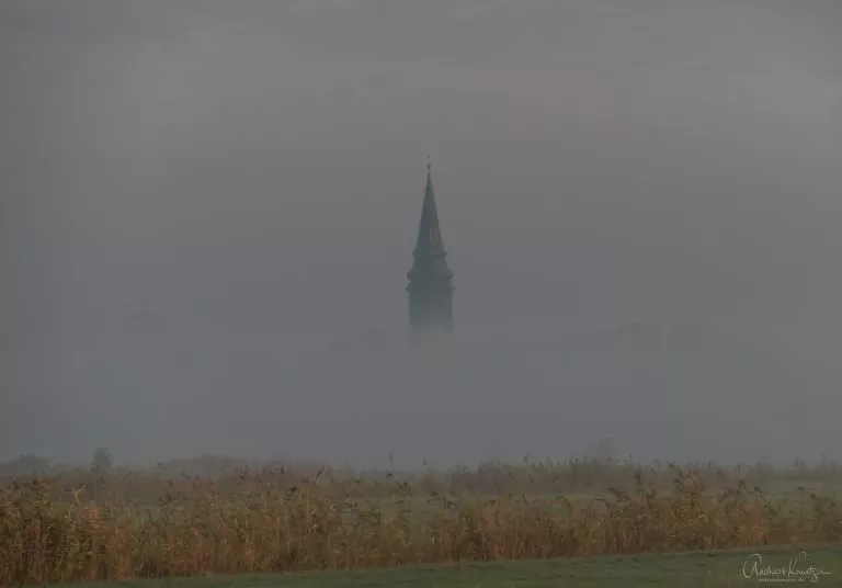Kirche Billwerder im Nebel