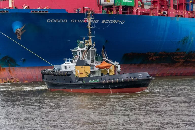 Containerschiff COSCO Scorpio