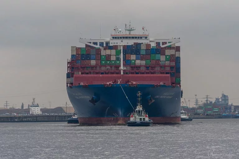 Containerschiff CSCL Pacific Ocean