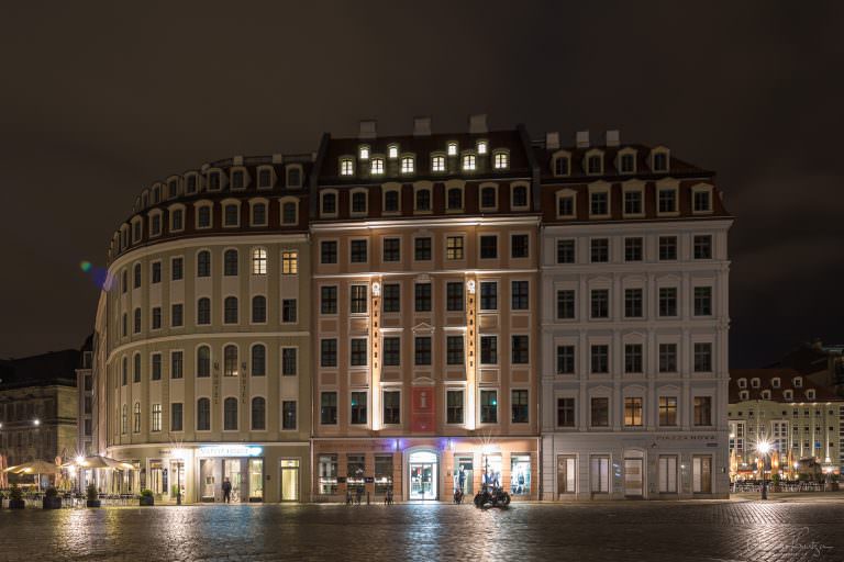 Neumarkt in Dresden bei Nacht