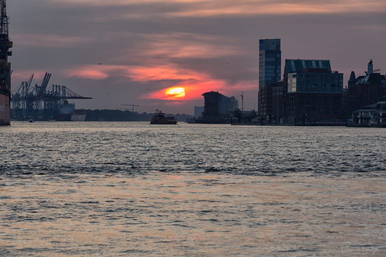 Sonnenuntergang am Hafen 0914-II