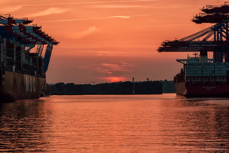 Sonnenuntergang am Waltershofer Hafen